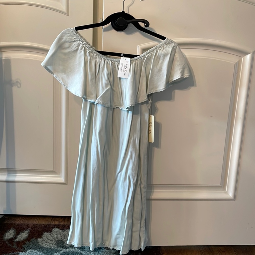 New - off the shoulder light fabric dress - size M